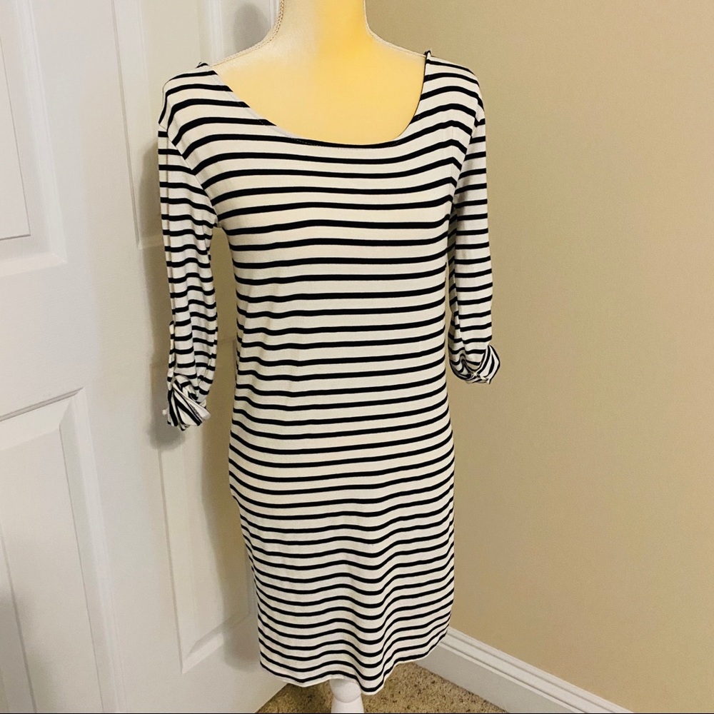 💛 Stretchy 3/4 Sleeve Black & White Stripe Dress S